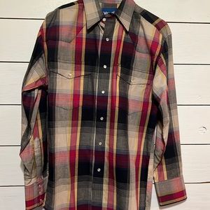 Mens Small wrangler button up shirt